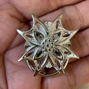 Ornate‎ Flower Scarf Clip Vintage